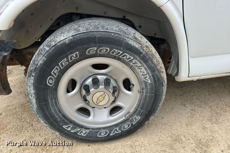 image for item EG6644 2011 Chevrolet Express 3500 van