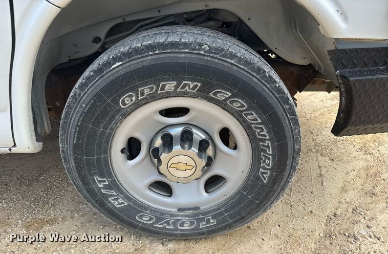 image for item EG6644 2011 Chevrolet Express 3500 van