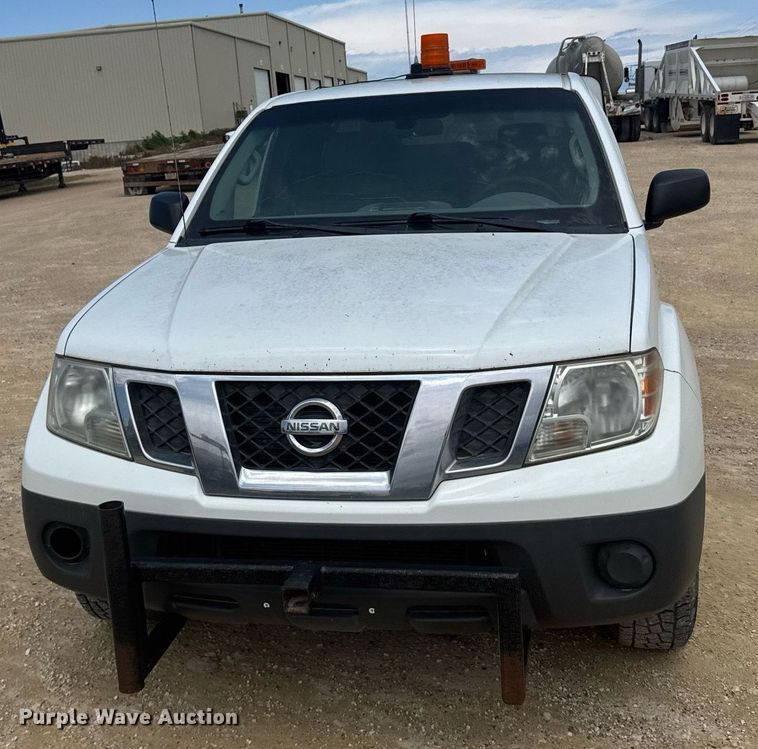 image for item EG6645 2014 Nissan Frontier King Cab pickup truck