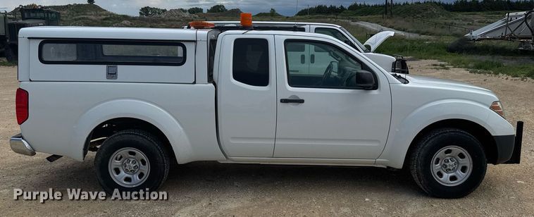 image for item EG6645 2014 Nissan Frontier King Cab pickup truck