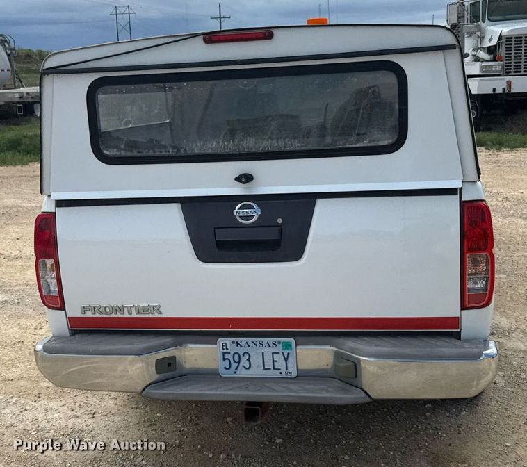 image for item EG6645 2014 Nissan Frontier King Cab pickup truck