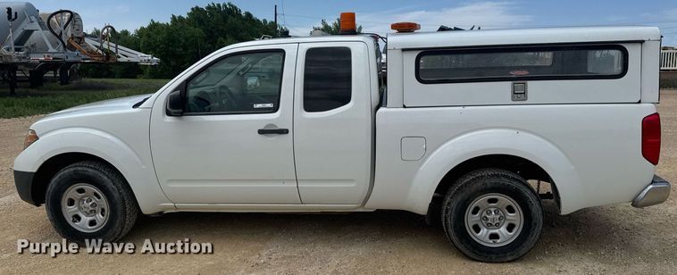 image for item EG6645 2014 Nissan Frontier King Cab pickup truck