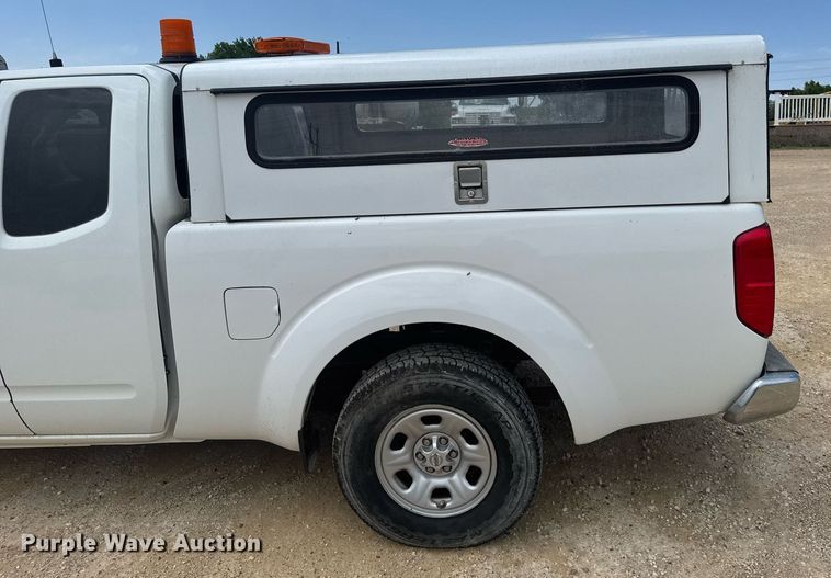 image for item EG6645 2014 Nissan Frontier King Cab pickup truck