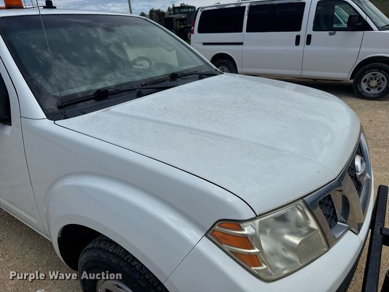 image for item EG6645 2014 Nissan Frontier King Cab pickup truck