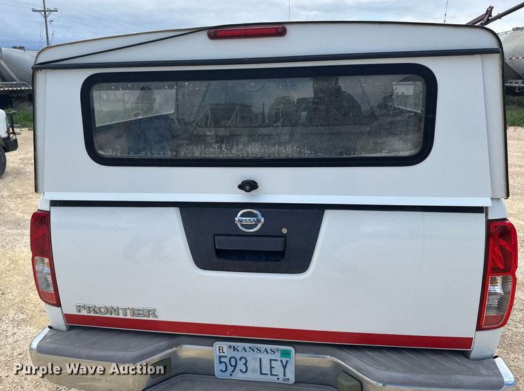 image for item EG6645 2014 Nissan Frontier King Cab pickup truck