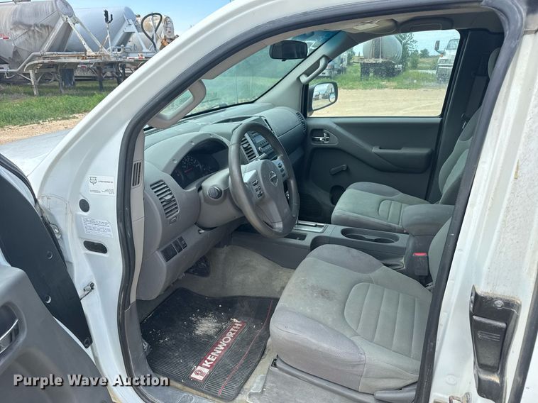 image for item EG6645 2014 Nissan Frontier King Cab pickup truck