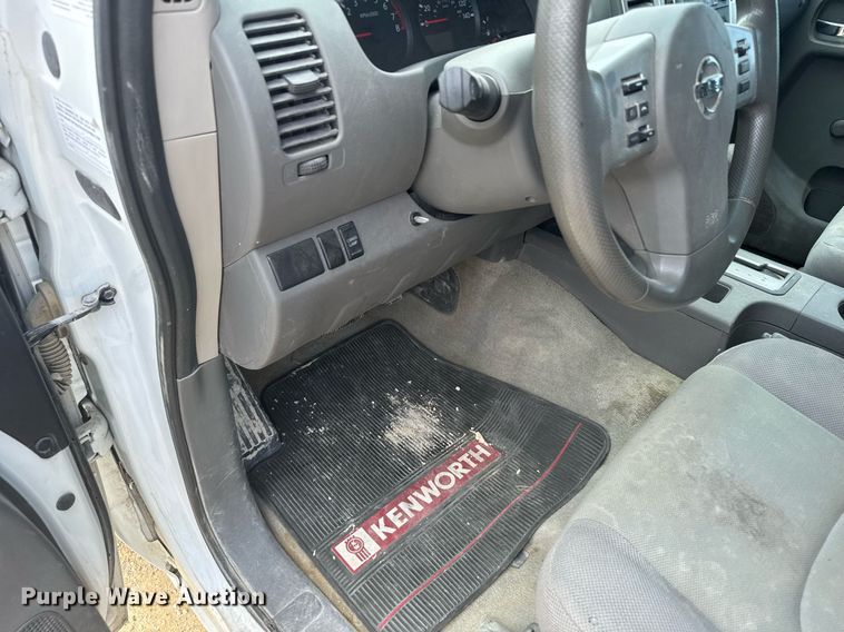 image for item EG6645 2014 Nissan Frontier King Cab pickup truck