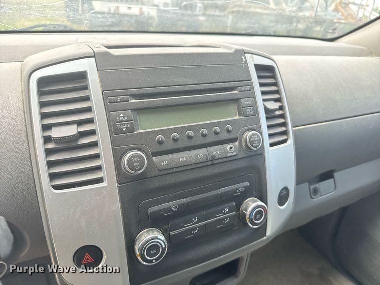 image for item EG6645 2014 Nissan Frontier King Cab pickup truck