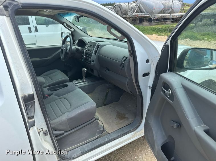 image for item EG6645 2014 Nissan Frontier King Cab pickup truck