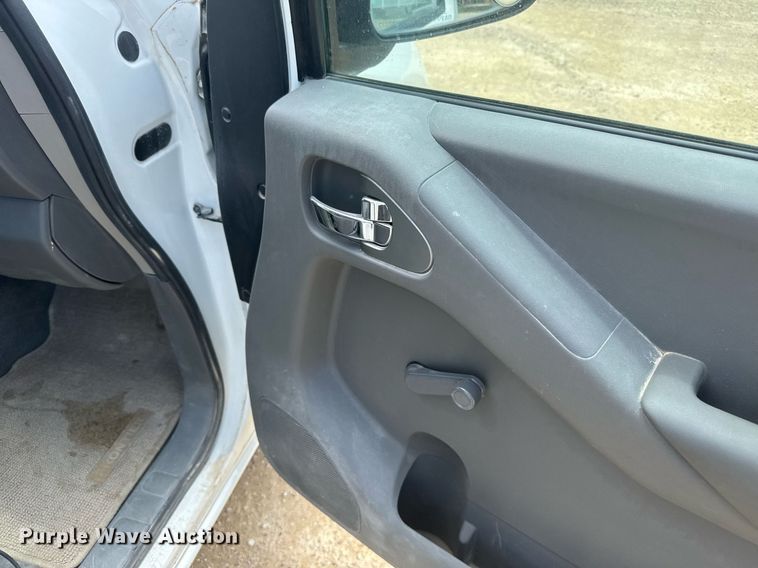 image for item EG6645 2014 Nissan Frontier King Cab pickup truck