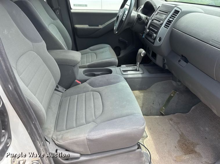 image for item EG6645 2014 Nissan Frontier King Cab pickup truck