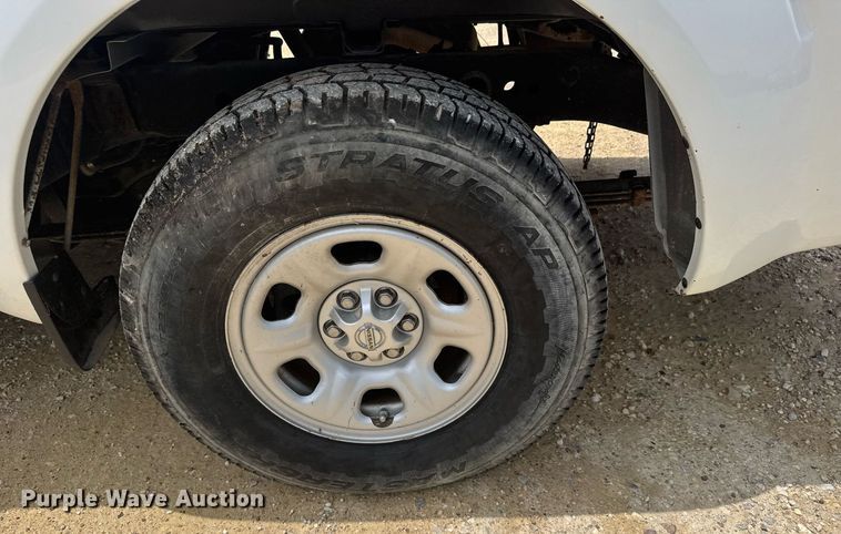 image for item EG6645 2014 Nissan Frontier King Cab pickup truck