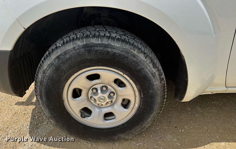 image for item EG6645 2014 Nissan Frontier King Cab pickup truck