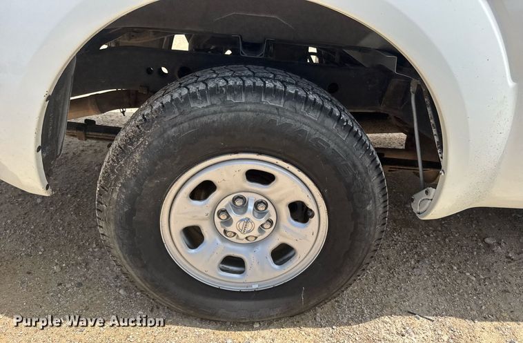 image for item EG6645 2014 Nissan Frontier King Cab pickup truck