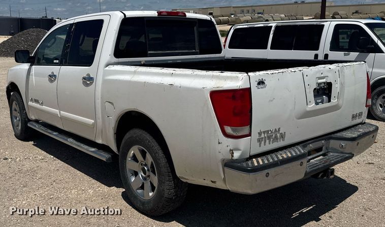 image for item EG6646 2006 Nissan Titan  Crew Cab pickup truck