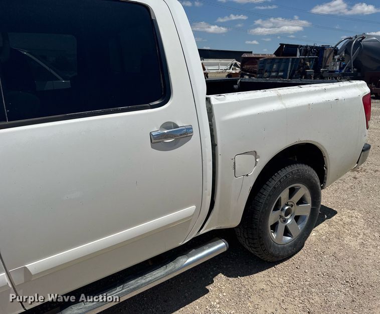 image for item EG6646 2006 Nissan Titan  Crew Cab pickup truck