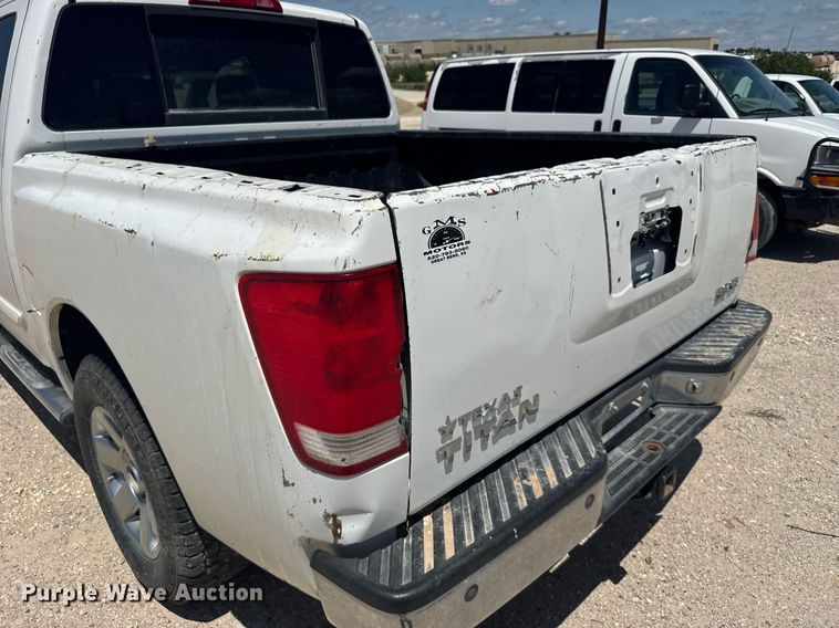 image for item EG6646 2006 Nissan Titan  Crew Cab pickup truck