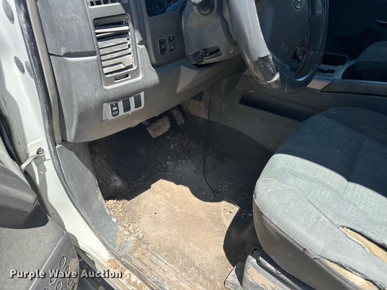 image for item EG6646 2006 Nissan Titan  Crew Cab pickup truck