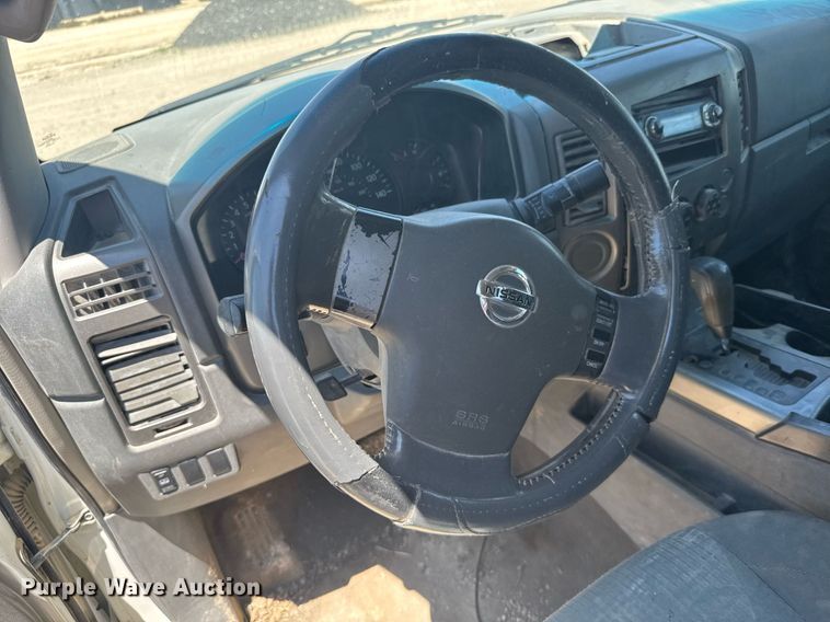 image for item EG6646 2006 Nissan Titan  Crew Cab pickup truck