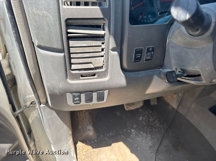 image for item EG6646 2006 Nissan Titan  Crew Cab pickup truck