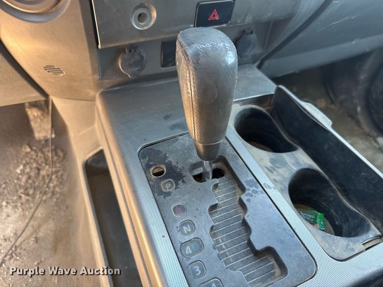 image for item EG6646 2006 Nissan Titan  Crew Cab pickup truck