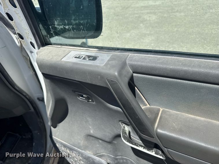 image for item EG6646 2006 Nissan Titan  Crew Cab pickup truck