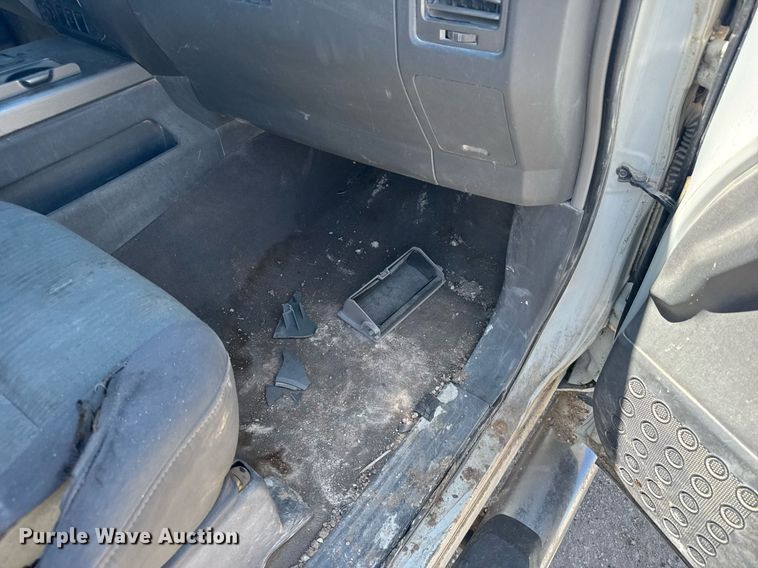 image for item EG6646 2006 Nissan Titan  Crew Cab pickup truck