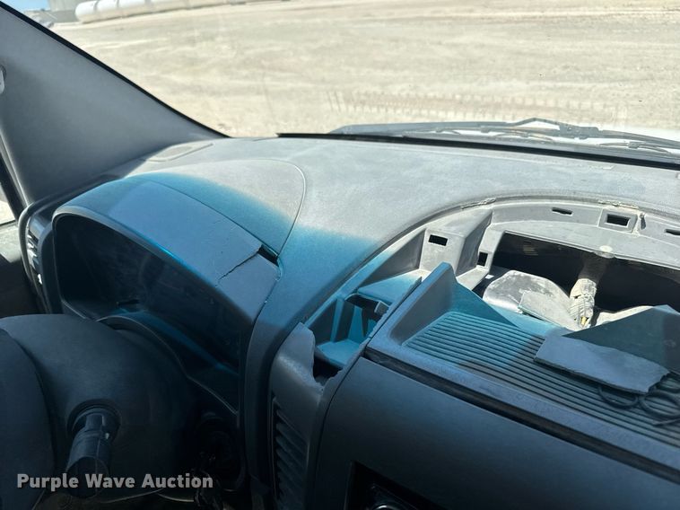 image for item EG6646 2006 Nissan Titan  Crew Cab pickup truck