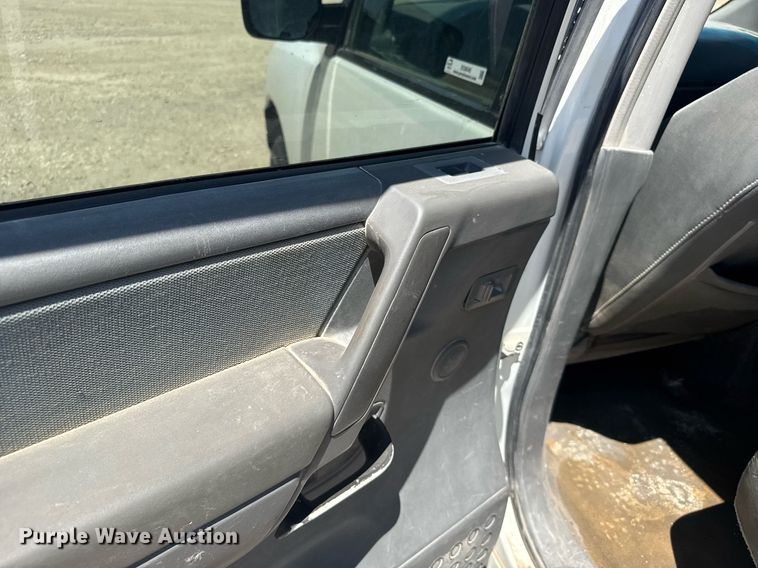 image for item EG6646 2006 Nissan Titan  Crew Cab pickup truck