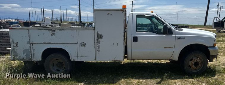 image for item EG6648 2004 Ford F450 utility / service truck