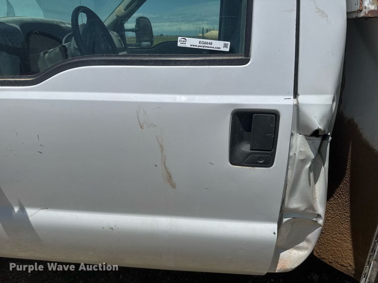 image for item EG6648 2004 Ford F450 utility / service truck