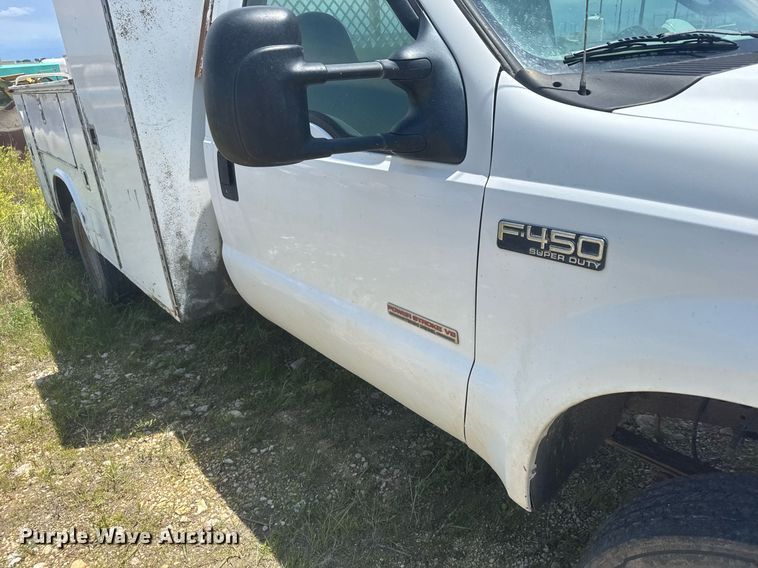 image for item EG6648 2004 Ford F450 utility / service truck