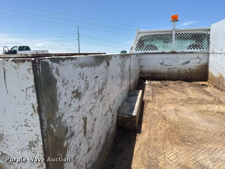 image for item EG6648 2004 Ford F450 utility / service truck