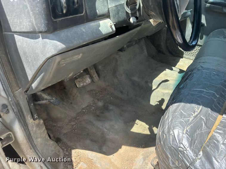 image for item EG6648 2004 Ford F450 utility / service truck