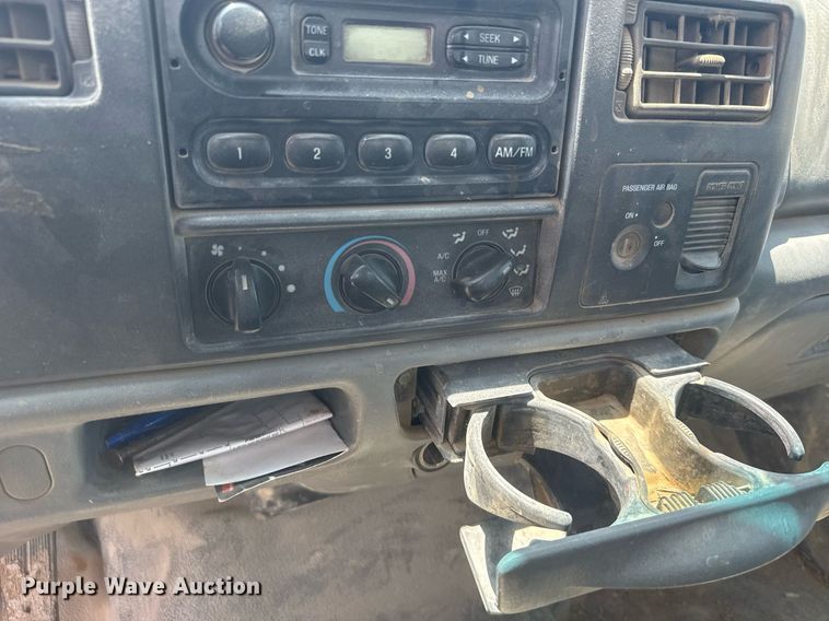 image for item EG6648 2004 Ford F450 utility / service truck