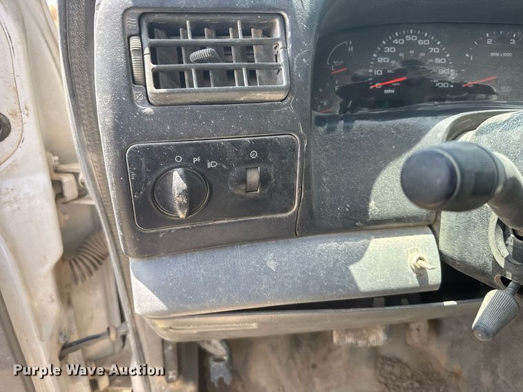 image for item EG6648 2004 Ford F450 utility / service truck