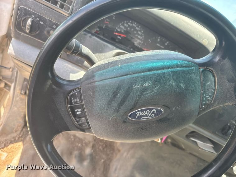 image for item EG6648 2004 Ford F450 utility / service truck