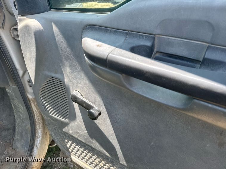 image for item EG6648 2004 Ford F450 utility / service truck