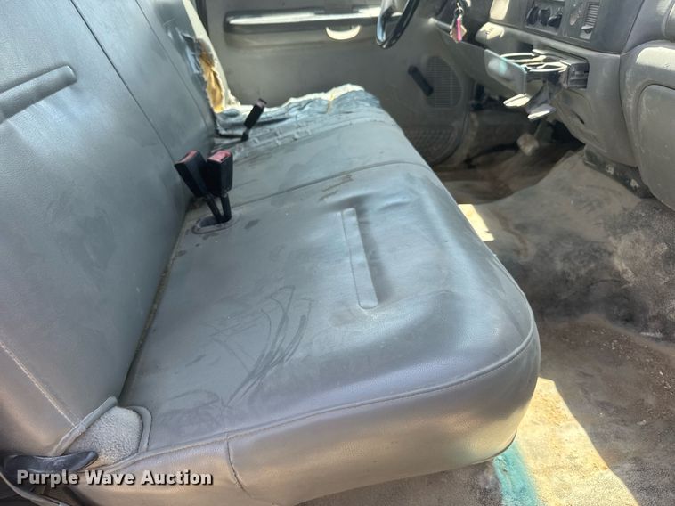 image for item EG6648 2004 Ford F450 utility / service truck