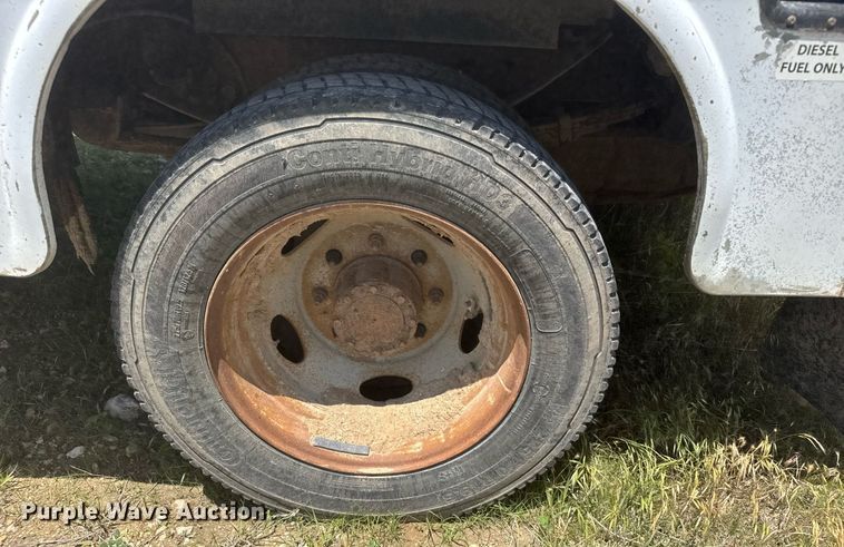 image for item EG6648 2004 Ford F450 utility / service truck