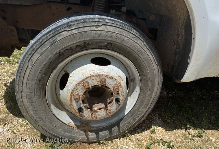 image for item EG6648 2004 Ford F450 utility / service truck