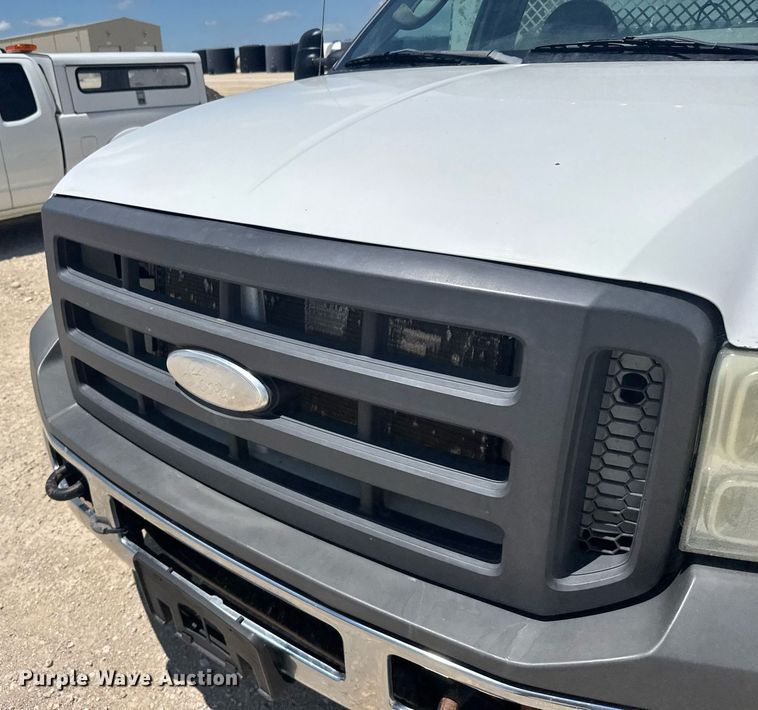 image for item EG6656 2005 Ford  F450 Super Duty utility / service truck
