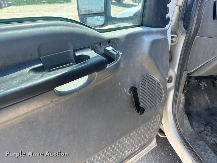 image for item EG6656 2005 Ford  F450 Super Duty utility / service truck