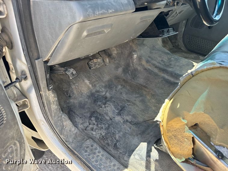 image for item EG6656 2005 Ford  F450 Super Duty utility / service truck