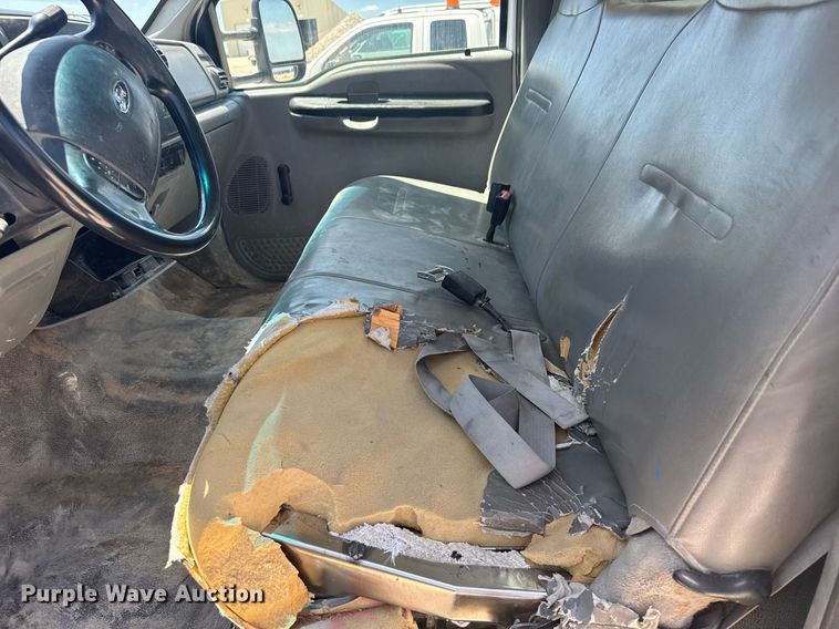 image for item EG6656 2005 Ford  F450 Super Duty utility / service truck