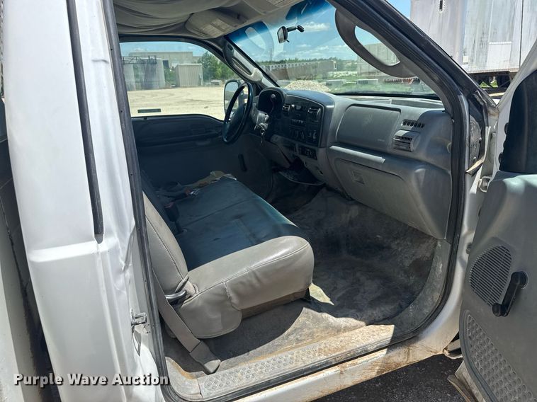 image for item EG6656 2005 Ford  F450 Super Duty utility / service truck