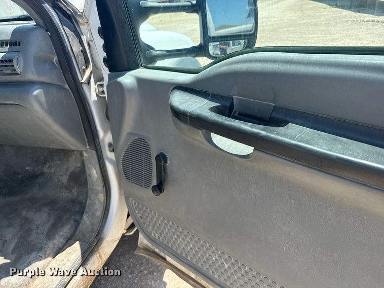 image for item EG6656 2005 Ford  F450 Super Duty utility / service truck