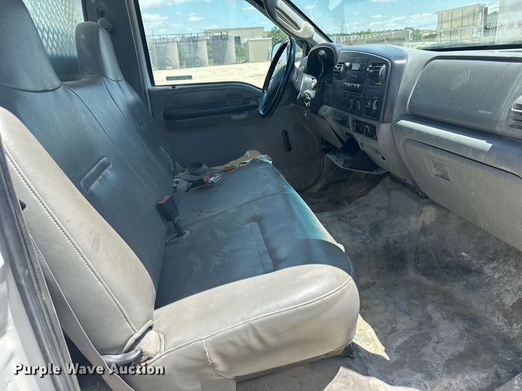 image for item EG6656 2005 Ford  F450 Super Duty utility / service truck