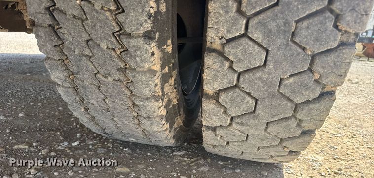 image for item EG6656 2005 Ford  F450 Super Duty utility / service truck