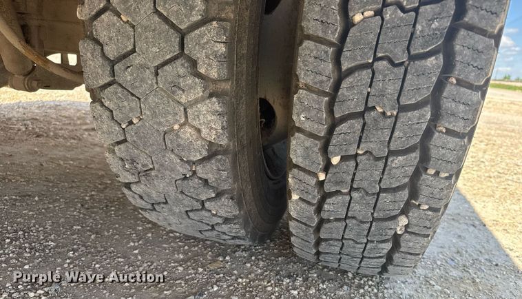 image for item EG6656 2005 Ford  F450 Super Duty utility / service truck